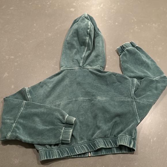Urban Outfitters Yogi Cropped Hoodie NWT Small Teal - Picture 6 of 6